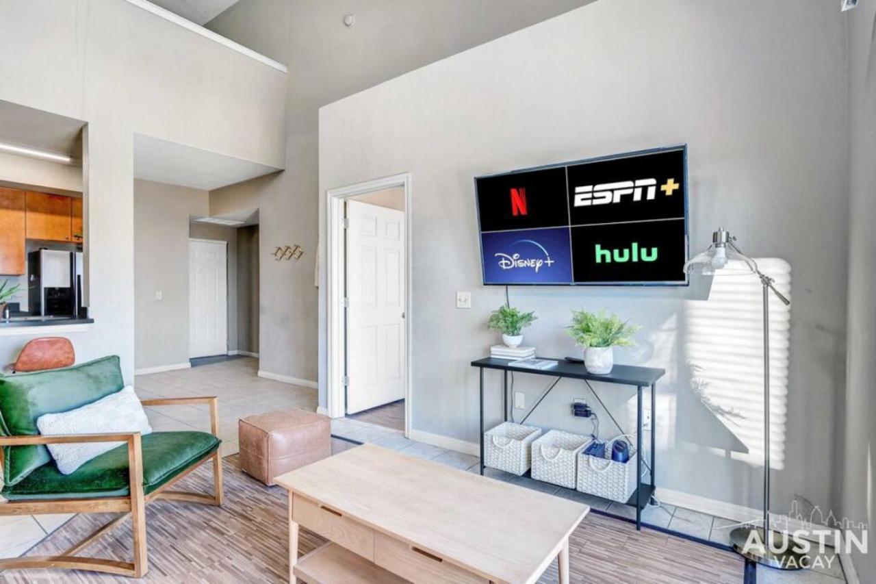 Apartment West Campus Oasis 2 Apts Accommodating 14 Guests