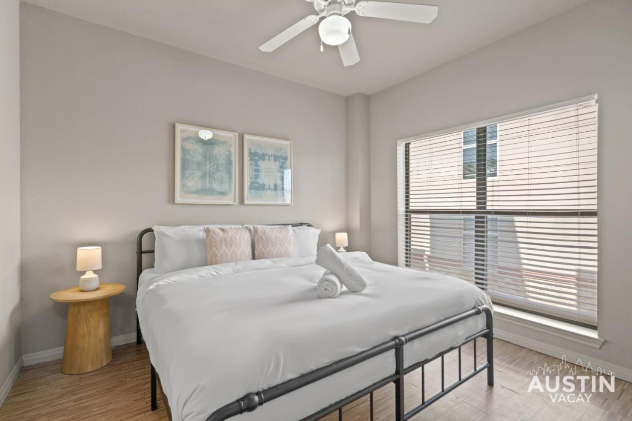 West Campus Oasis 2 Apts Accommodating 14 Guests Apartment