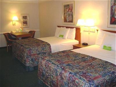 Super 8 By Wyndham South I-35 Hotel Austin