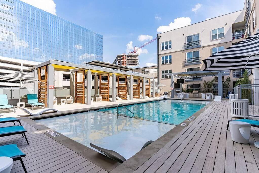Luxury - Spacious 2bd 2ba, In Domain *