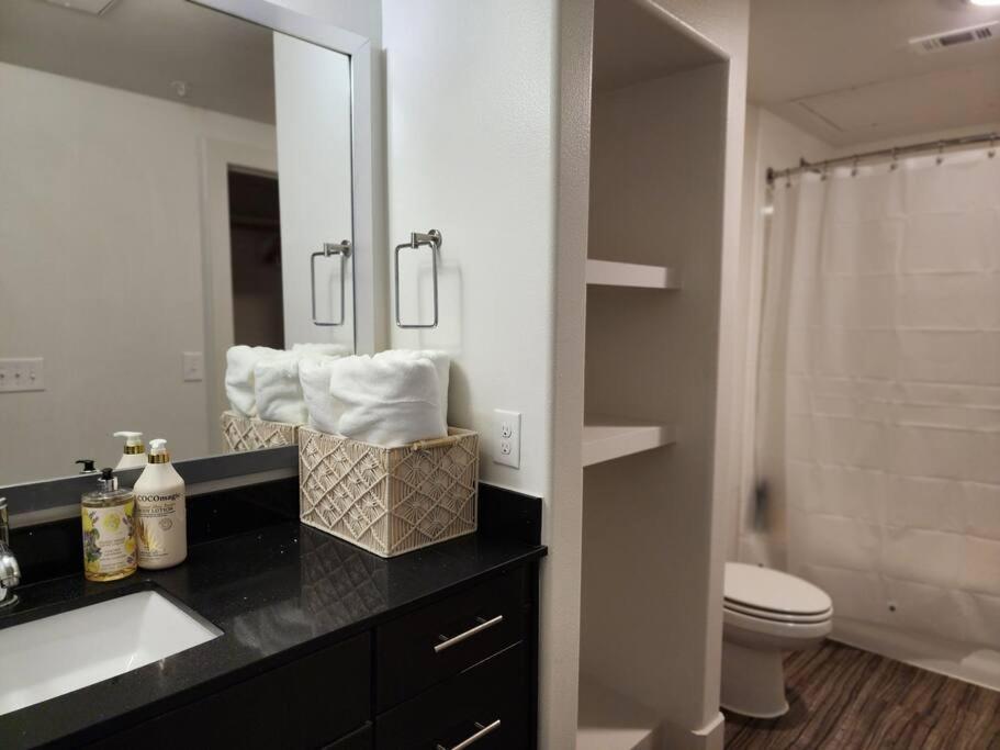 Luxury - Spacious 2bd 2ba, In Domain