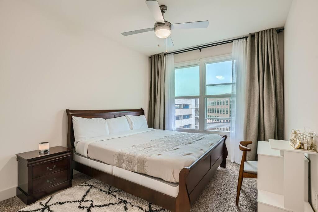 Apartment Luxury - Spacious 2bd 2ba, In Domain Austin