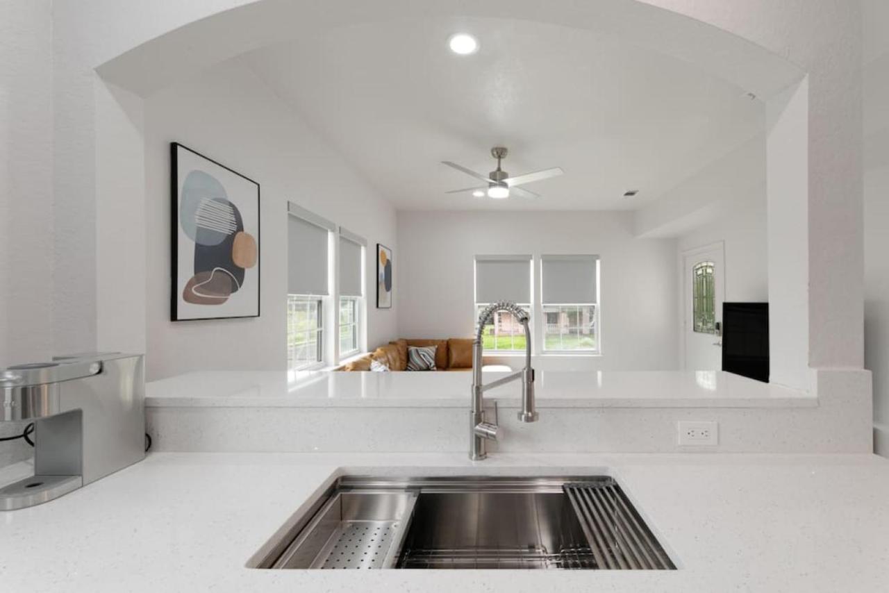 Modern East 4br Gem Austin