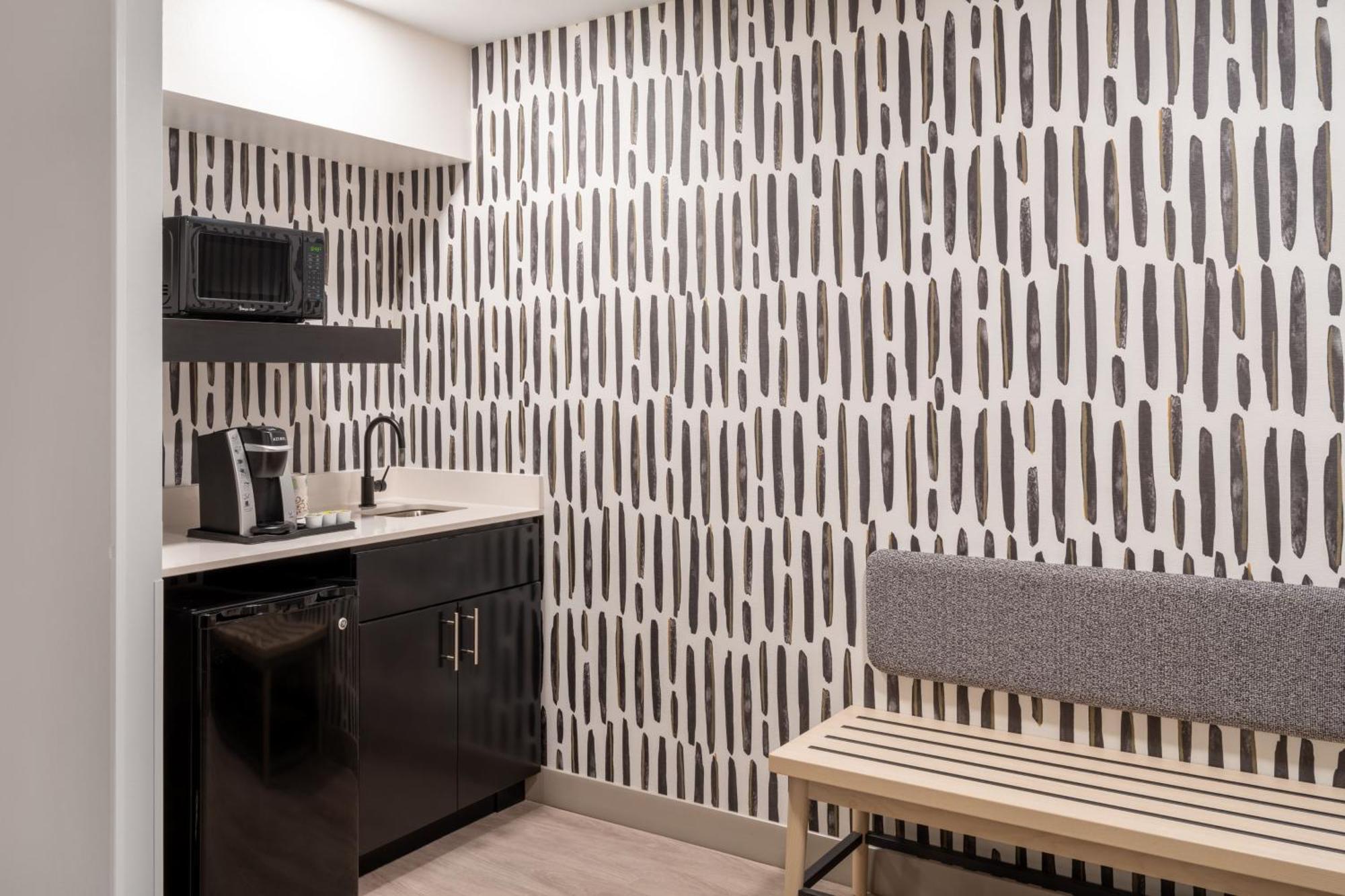 Hotel Atwell Airport By Ihg Austin