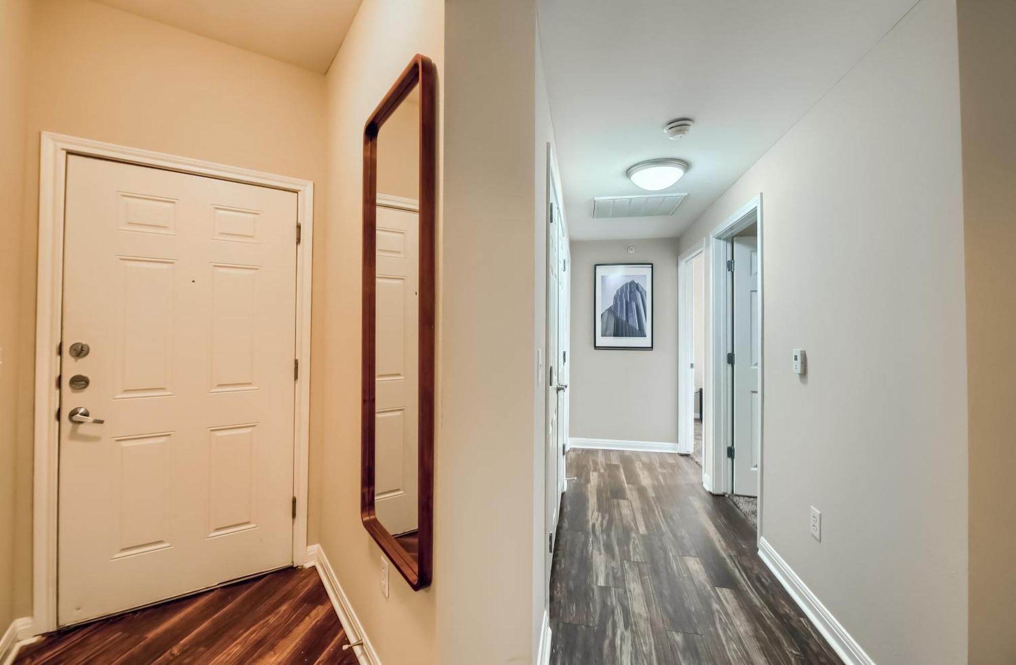 Apartment 4br Townhome + Walk To West Campus