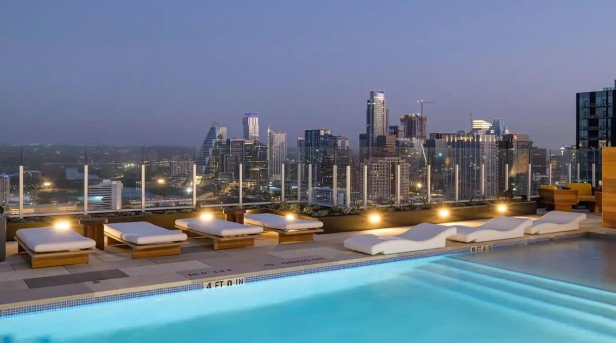 Limits Rooftop Pool By Barcle Group