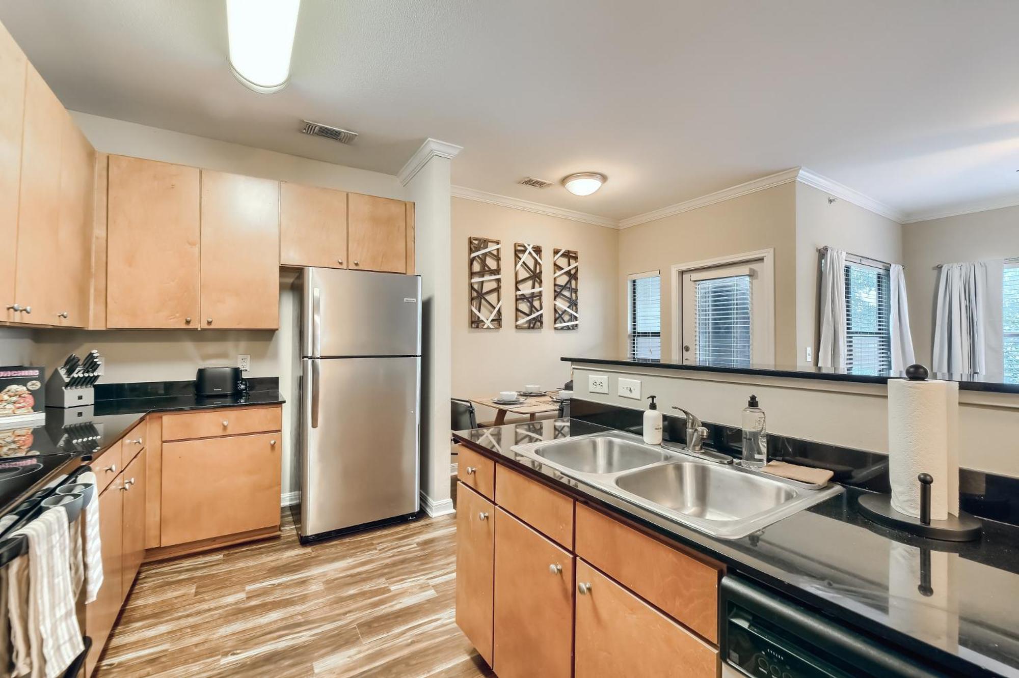 4br Townhome + Walk To West Campus * Austin