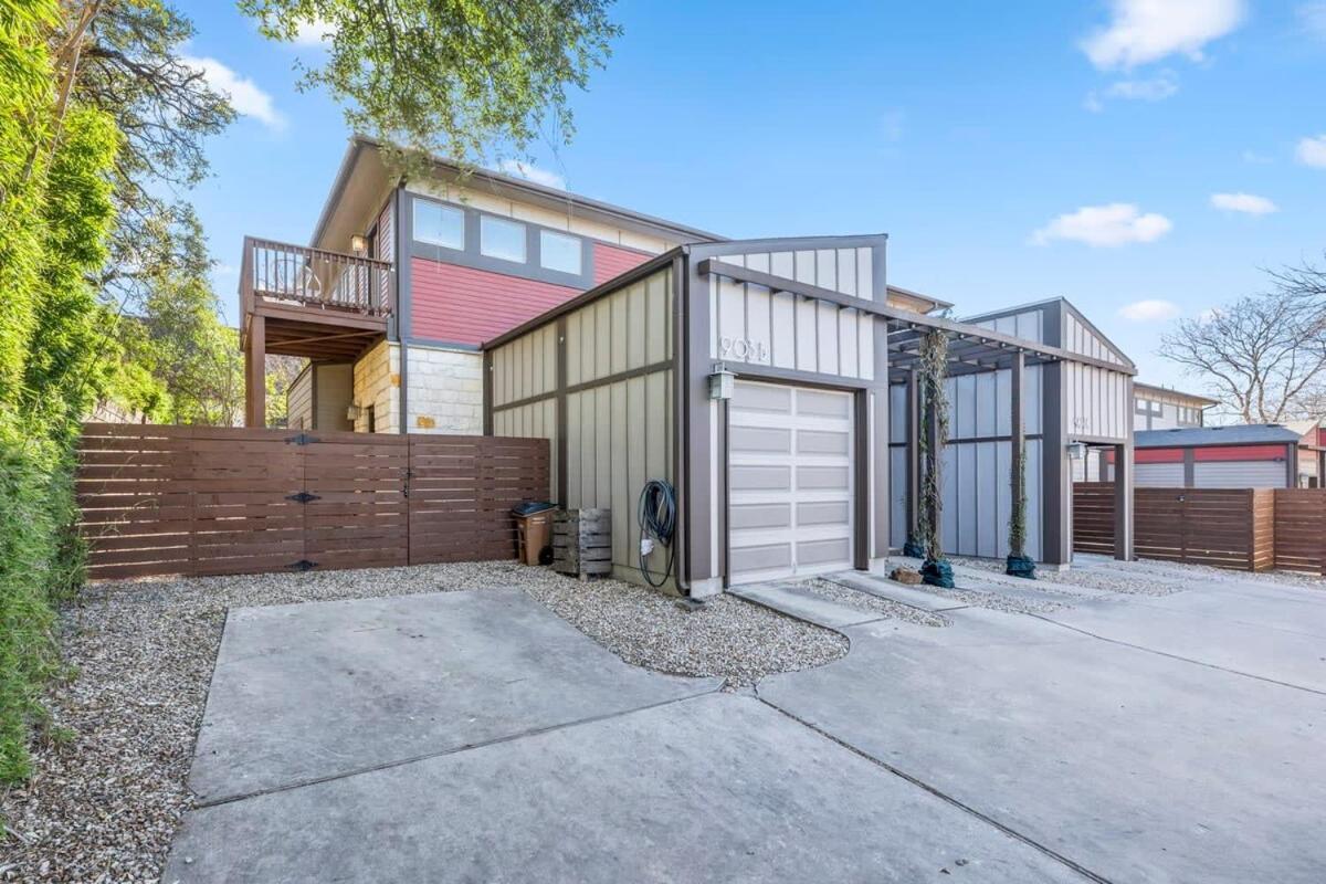 Holiday home Chic & Homey 3-br Close To Downtown Heart Of 704 *