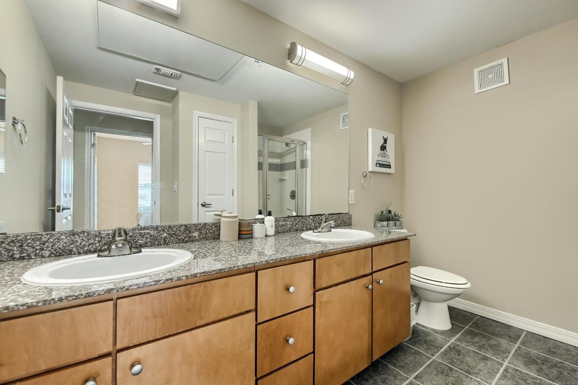 Apartment 4br Townhome + Walk To West Campus Austin