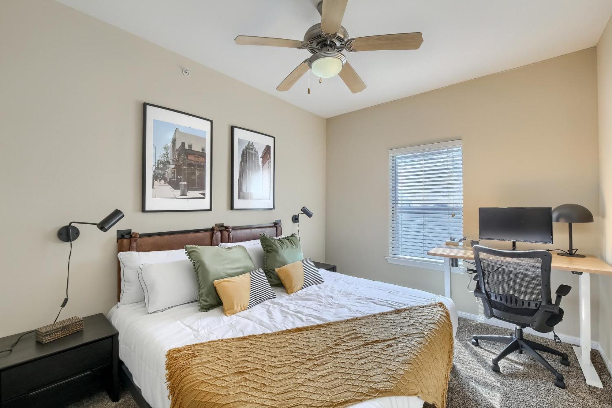 4br Townhome + Walk To West Campus *
