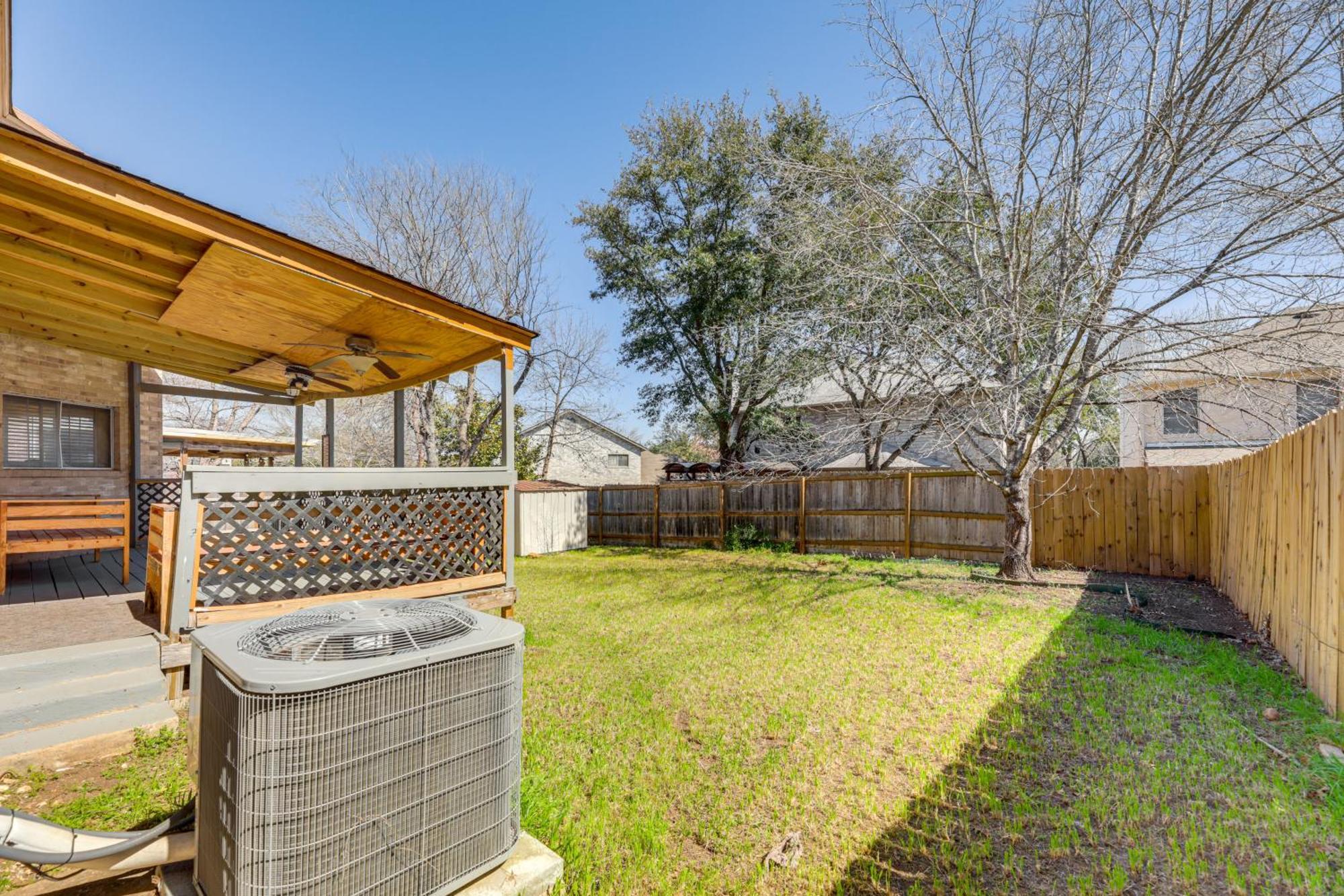 Holiday home With Deck - 9 Mi To Zilker Park! Austin