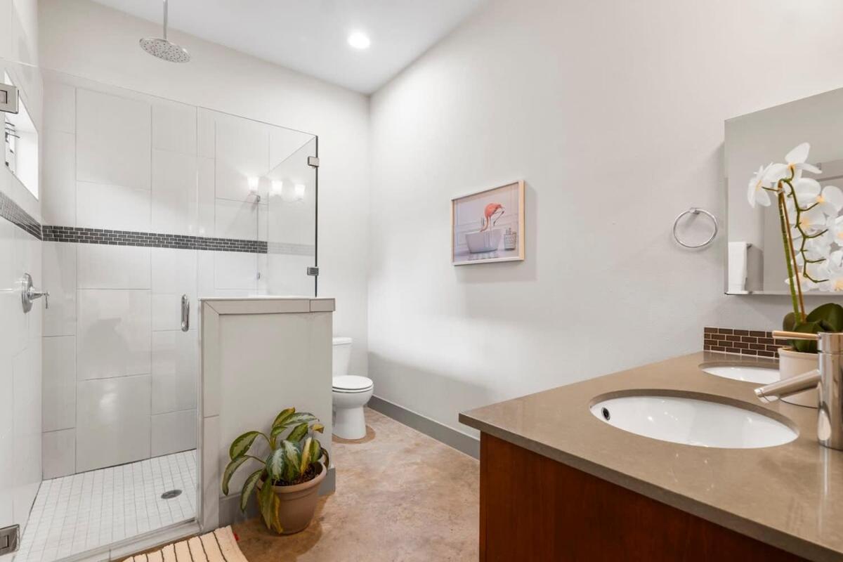 Chic & Homey 3-br Close To Downtown Heart Of 704