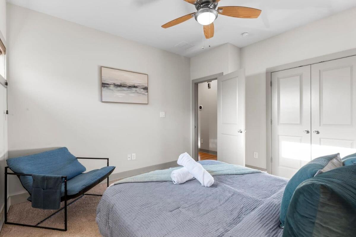 Holiday home Chic & Homey 3-br Close To Downtown Heart Of 704 Austin