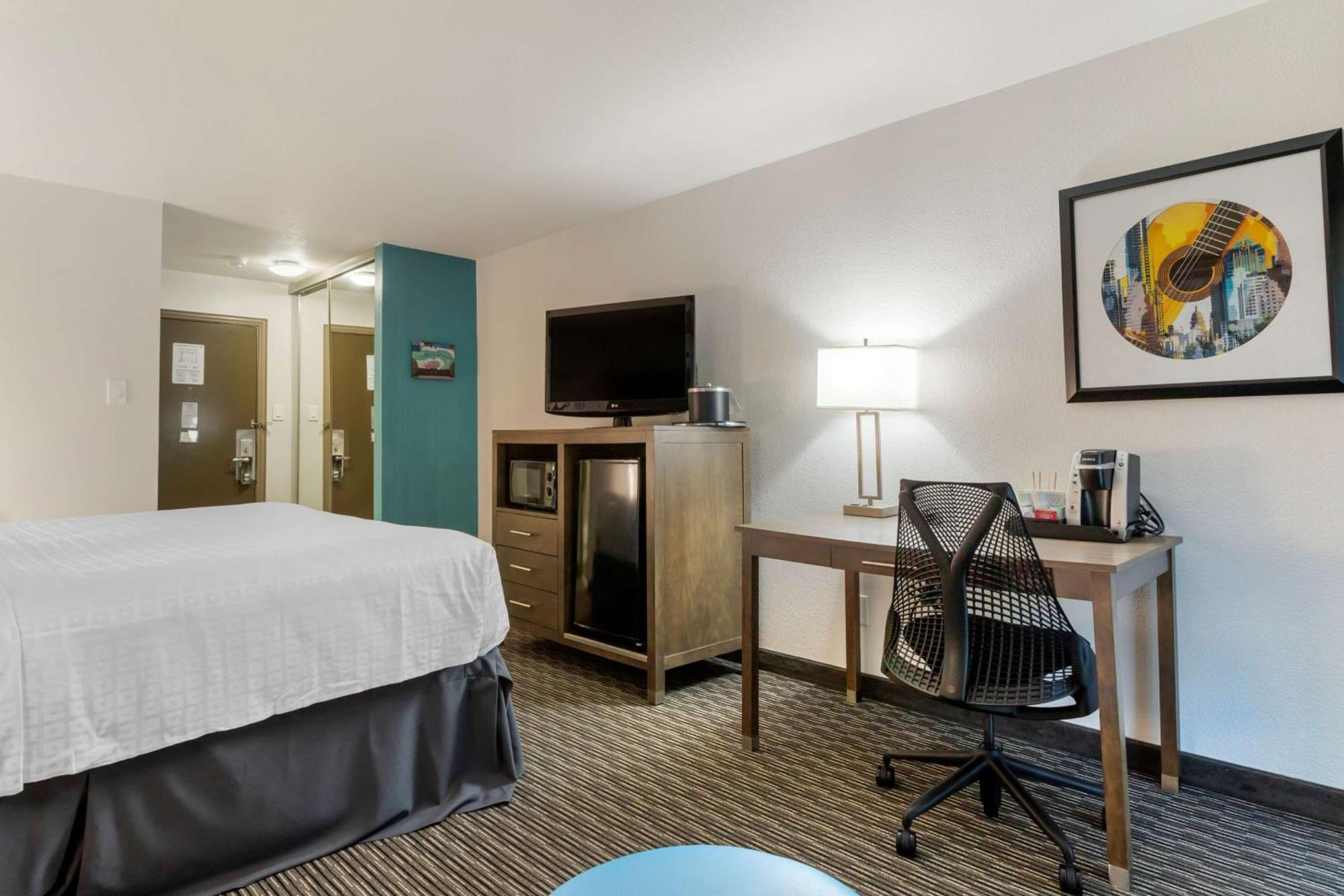 Aiden City Hotel 4*