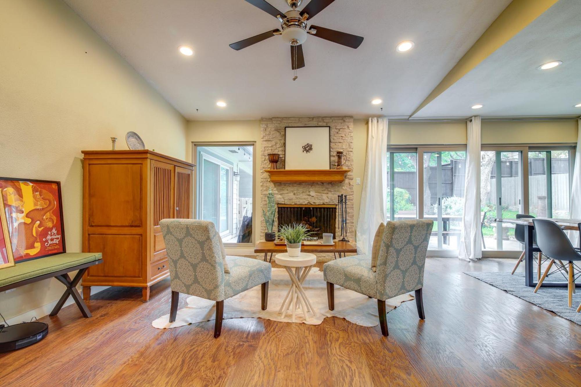 Pet-friendly With Private Yard! Holiday home Austin