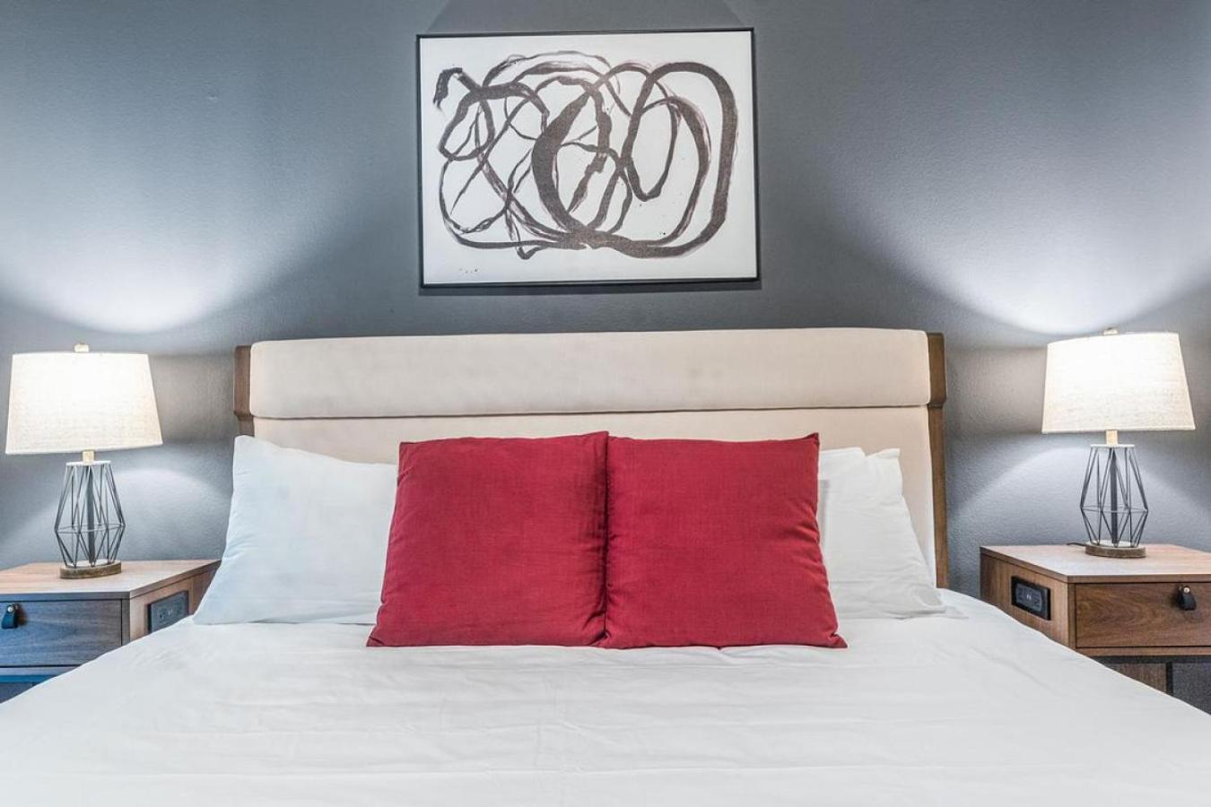 Landing Modern With Amazing Amenities
