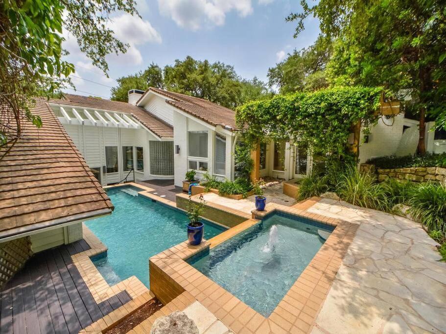 Contemporary Estate Near Downtown Austin