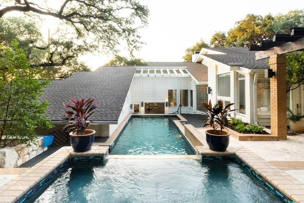 Villa Contemporary Estate Near Downtown *