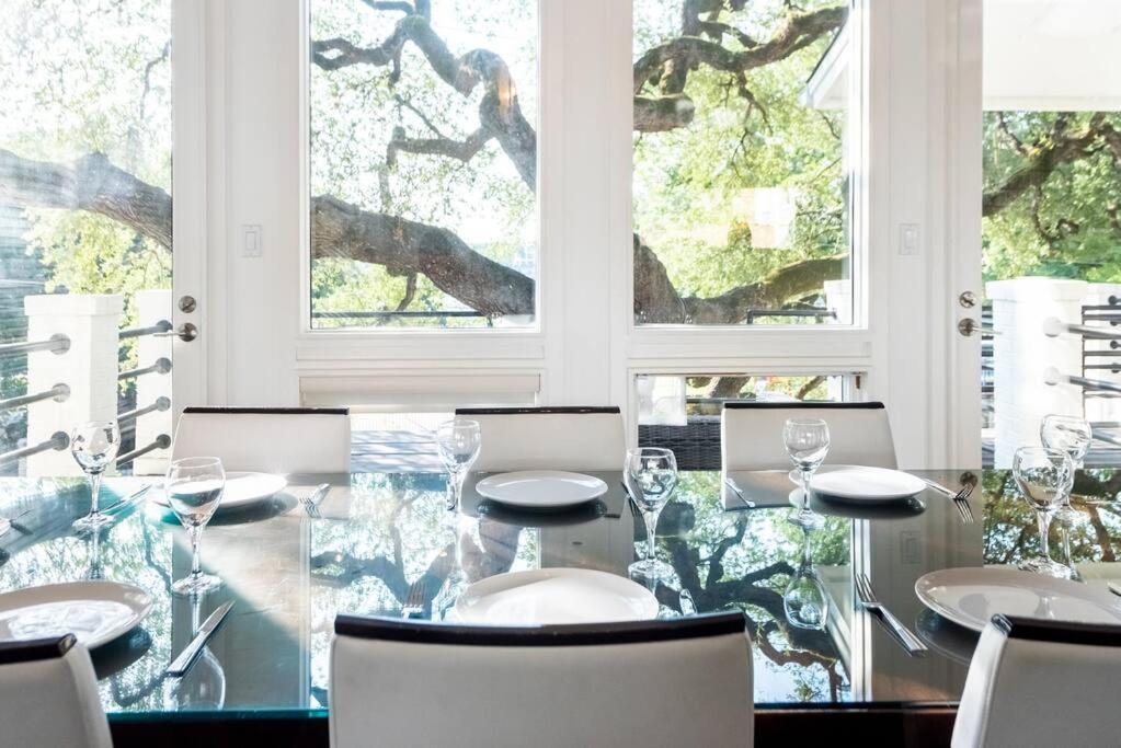 Villa Contemporary Estate Near Downtown Austin