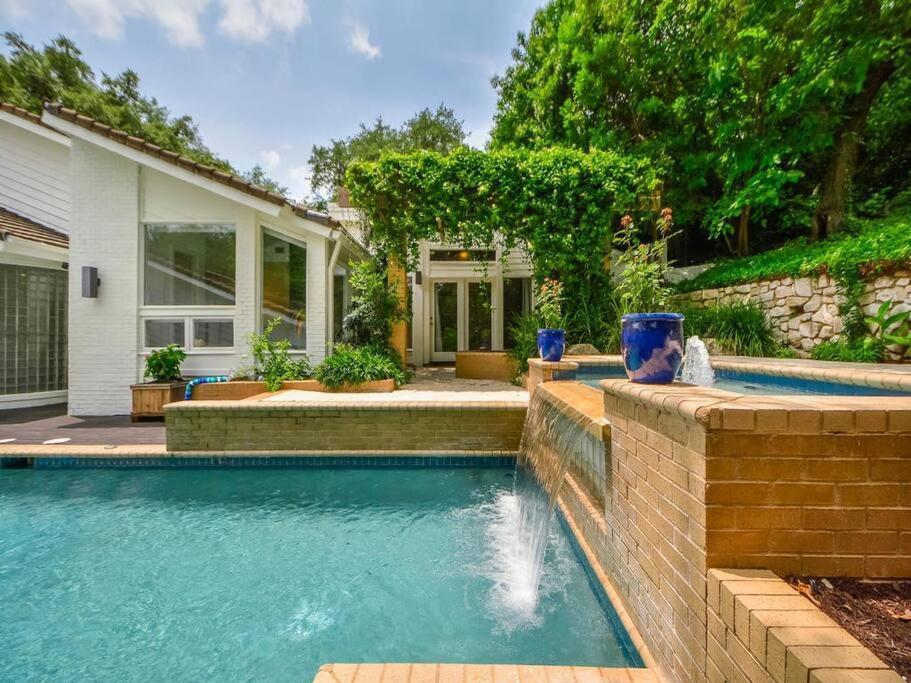 Contemporary Estate Near Downtown * Austin