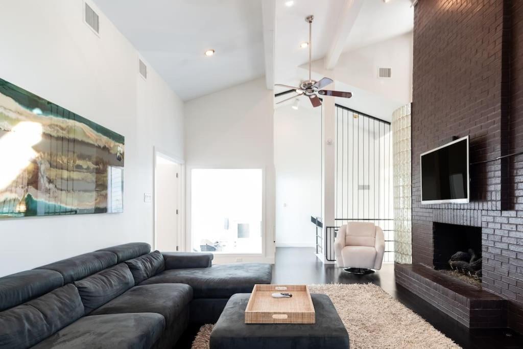 Contemporary Estate Near Downtown Villa Austin
