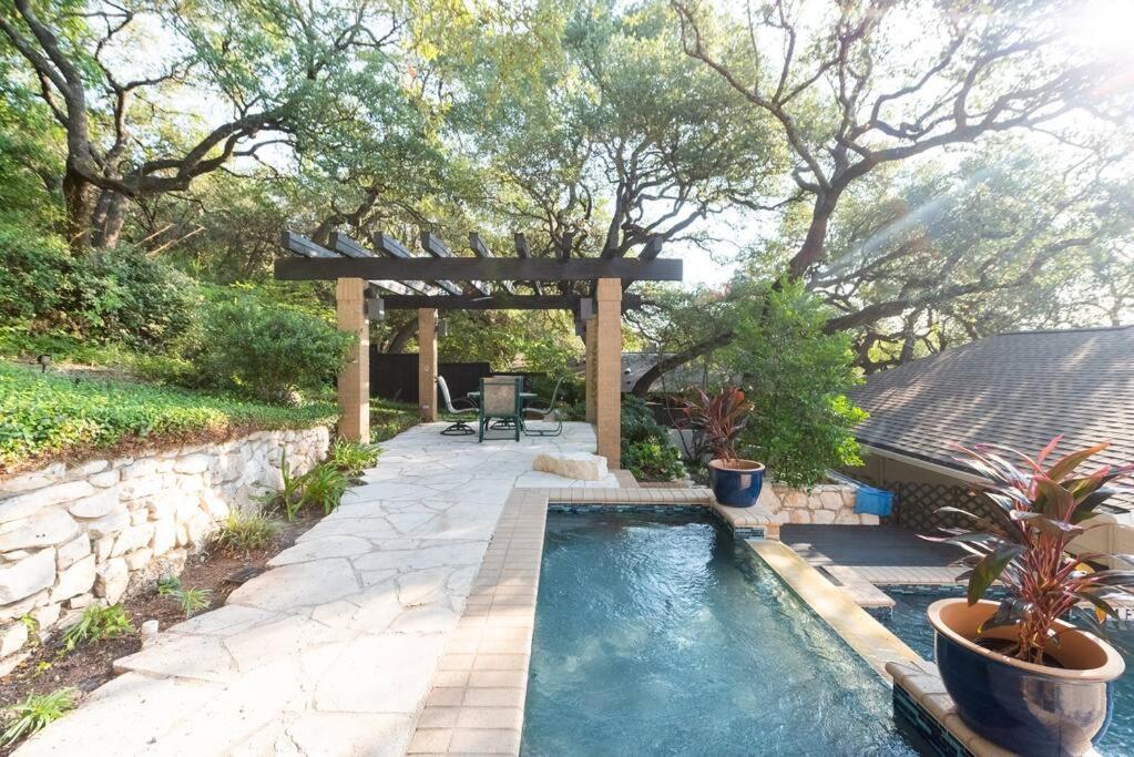 Contemporary Estate Near Downtown Austin