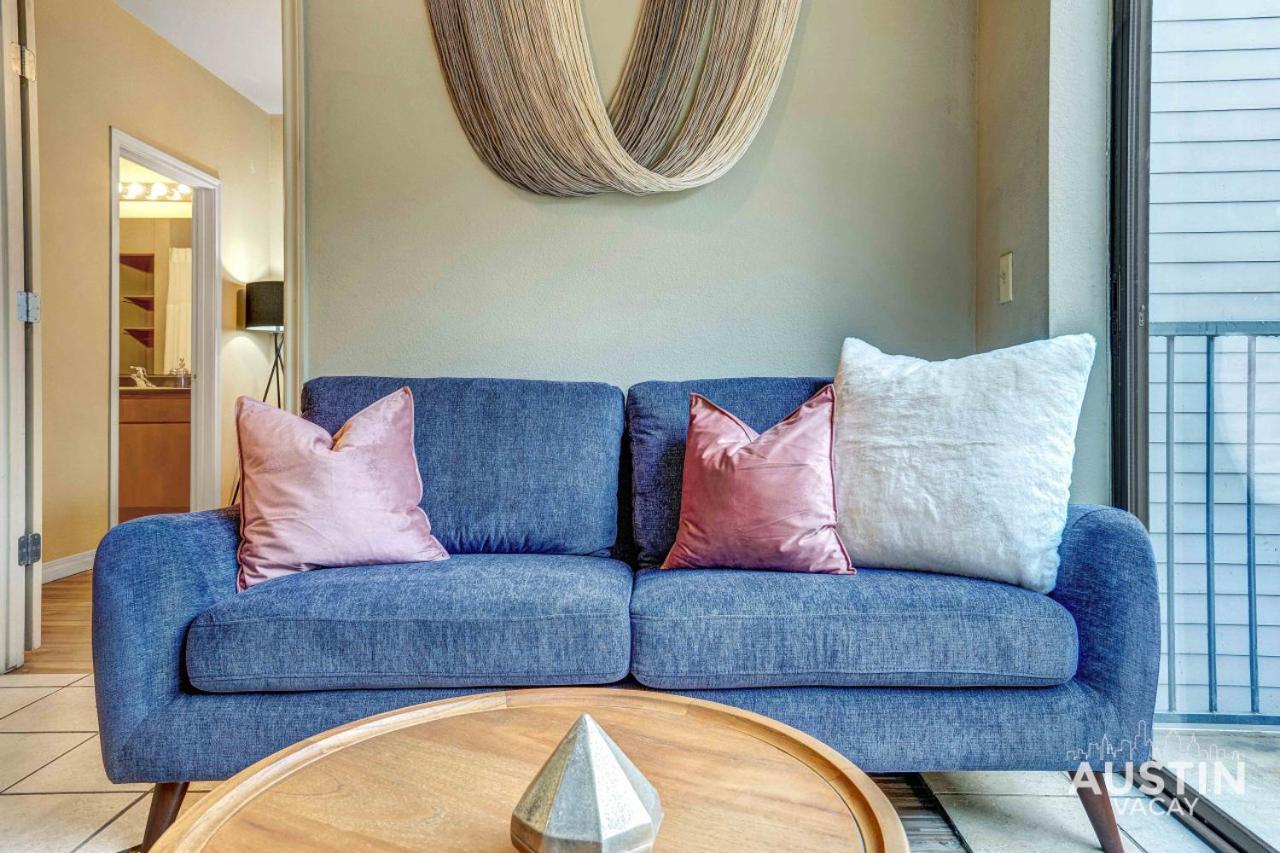 Prime Location Modern Comfort Sleeps Up To 16 Apartment