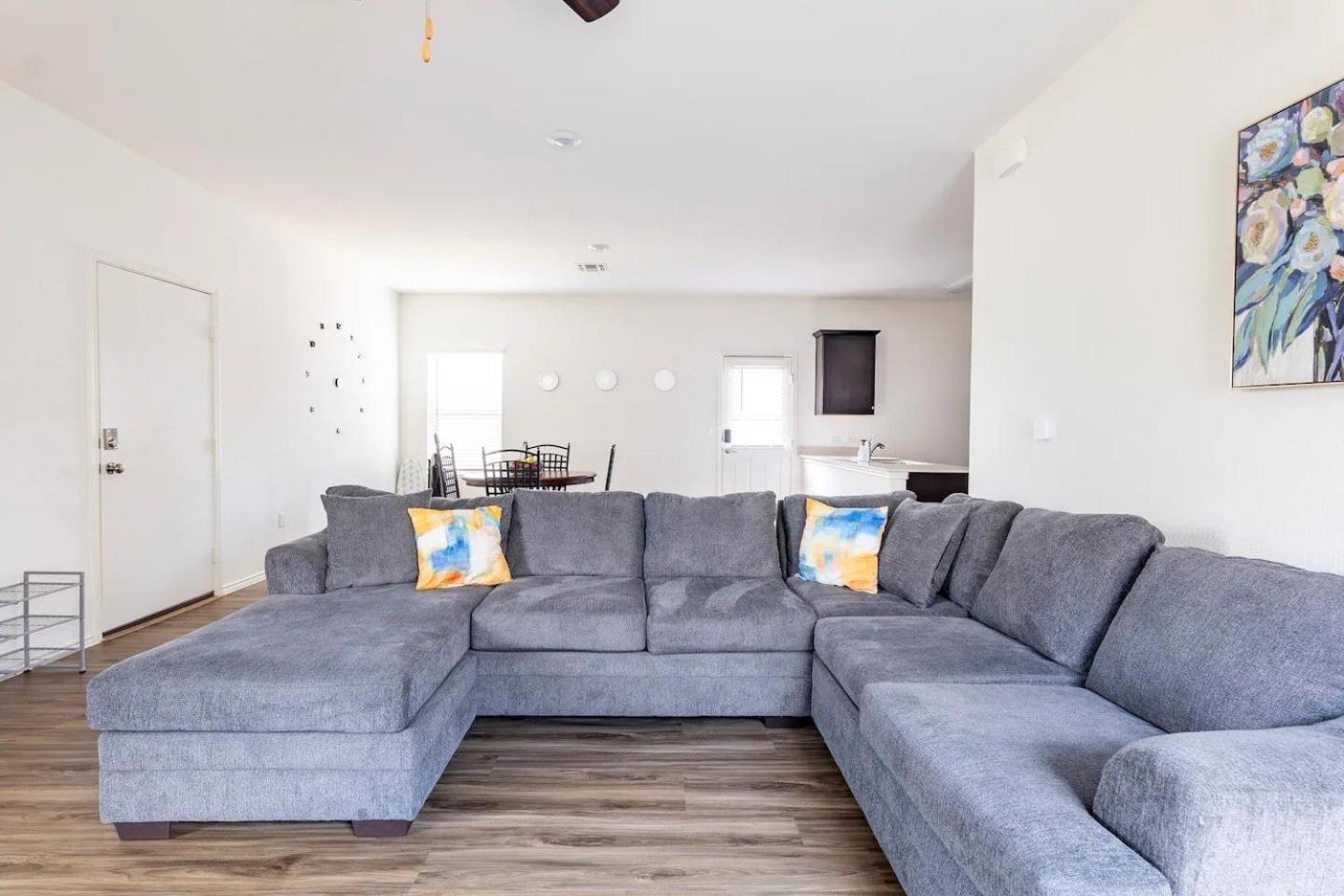 Holiday home Contemporary Near Downtown & Airport *
