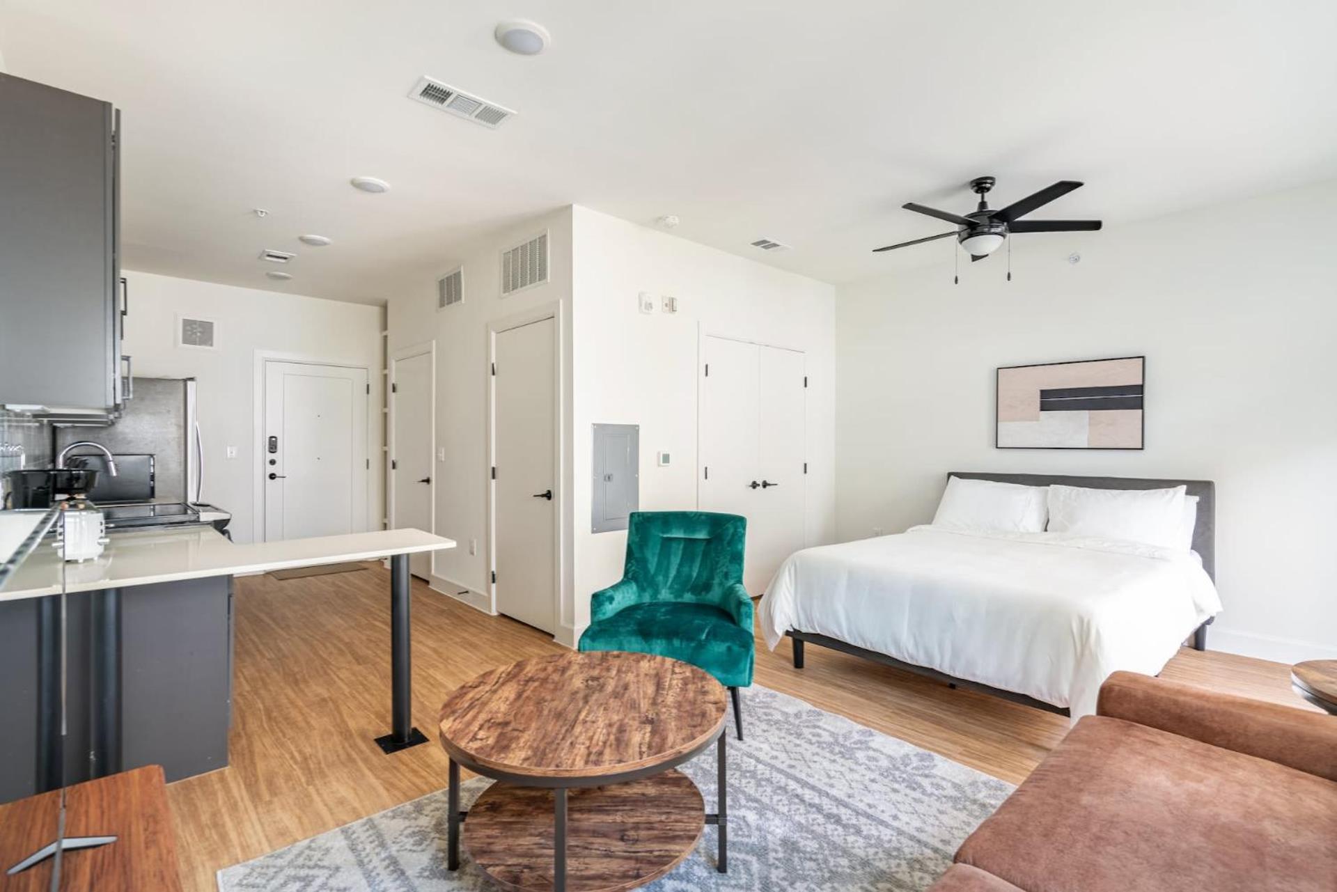 Apartment Eqr Weaver Austin