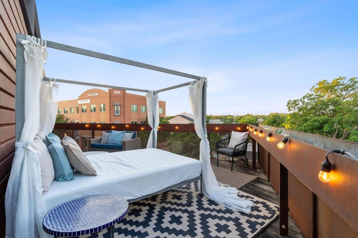 Holiday home 2br Designer On Trendy East 11th St, Downtown *