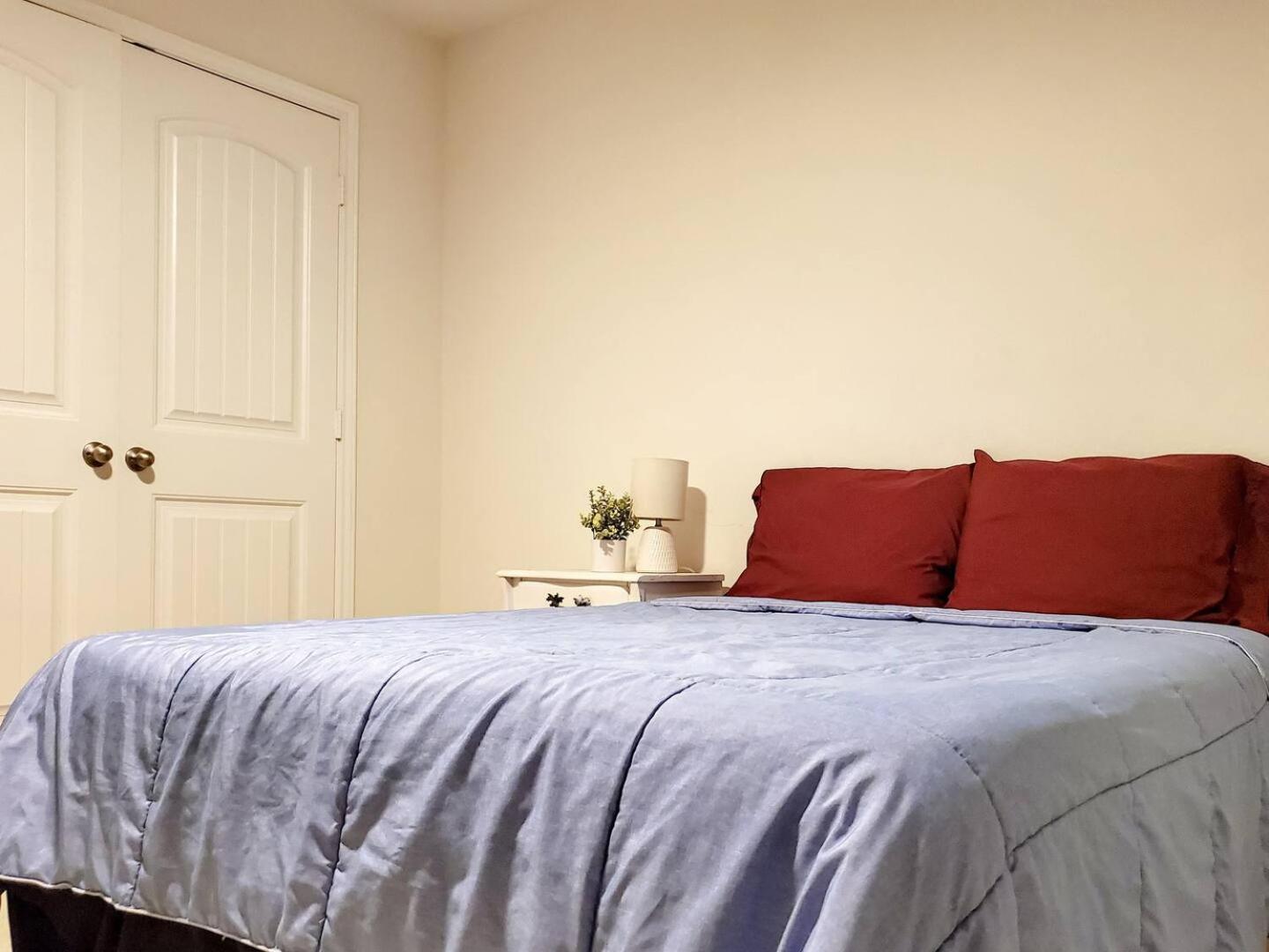 Luxury Room #3 Near Mckinney Falls & Airport Austin
