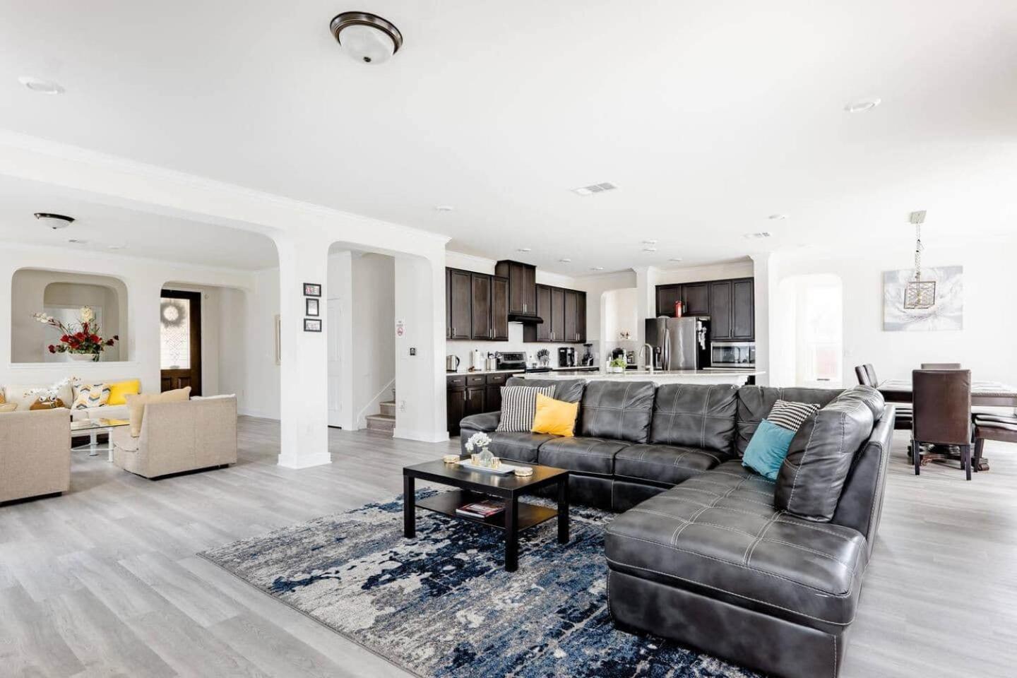 Holiday home Luxury Room #3 Near Mckinney Falls & Airport *