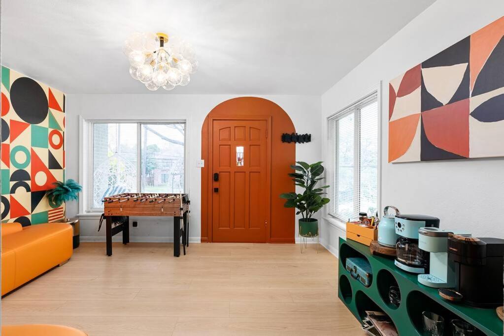 Content Casa Near Bars,pool,dt With Hot Tub And Patio Holiday home Austin
