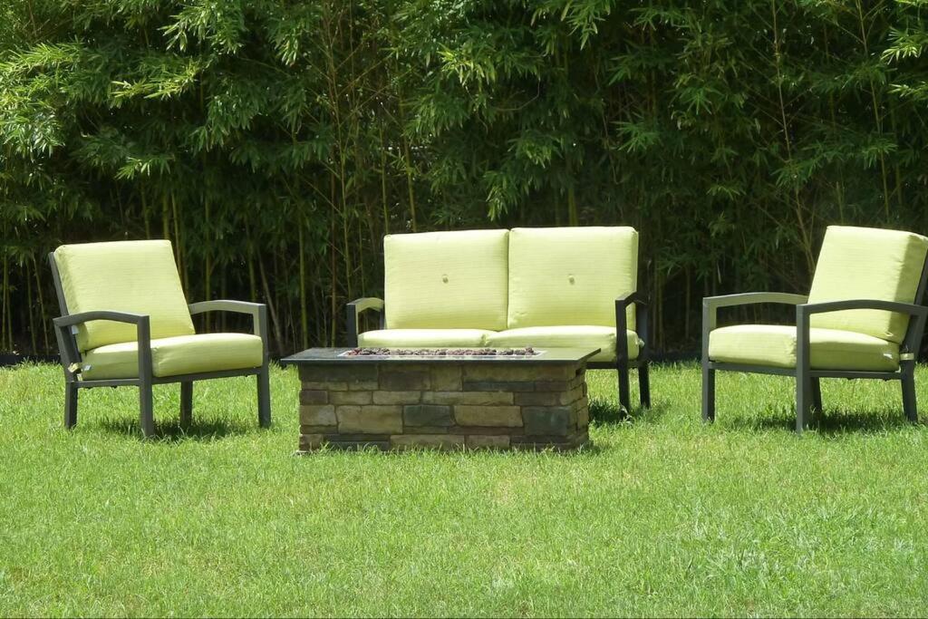 3br Pet Friendly With Big Yard Holiday home *