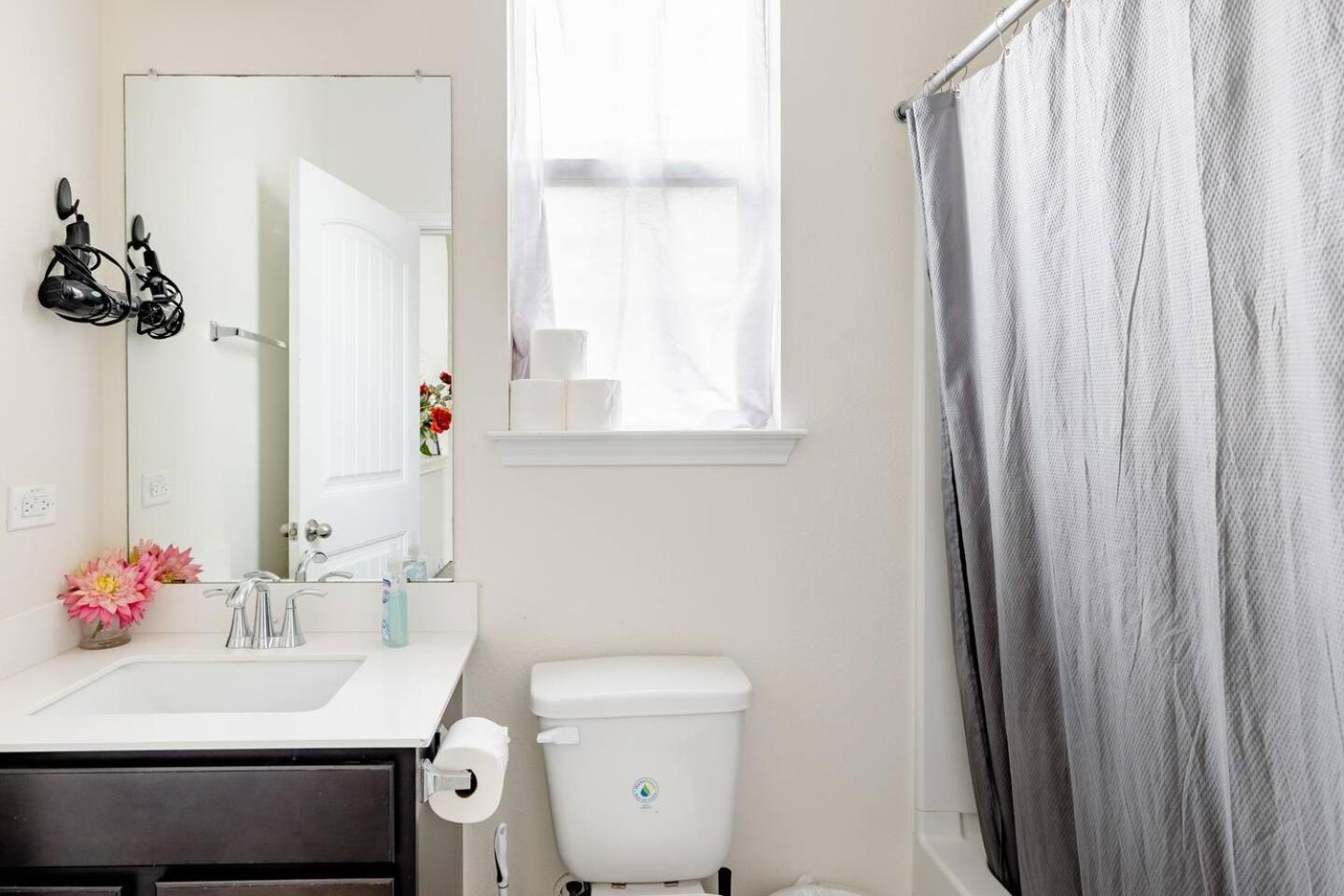 Luxury Room #3 Near Mckinney Falls & Airport * Austin