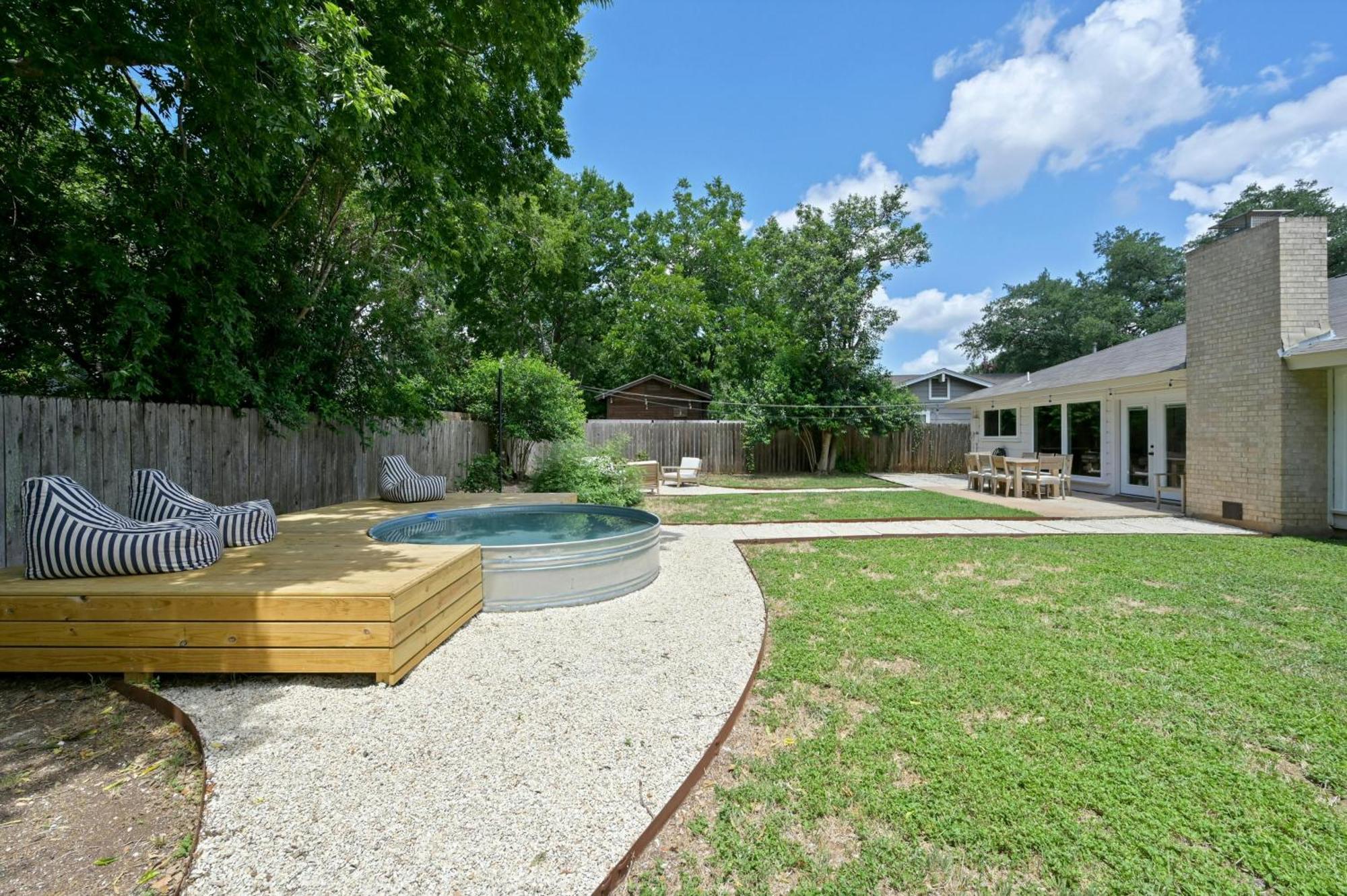 Oasis Zilker, Downtown, Pool, 3 Bedroom Holiday home