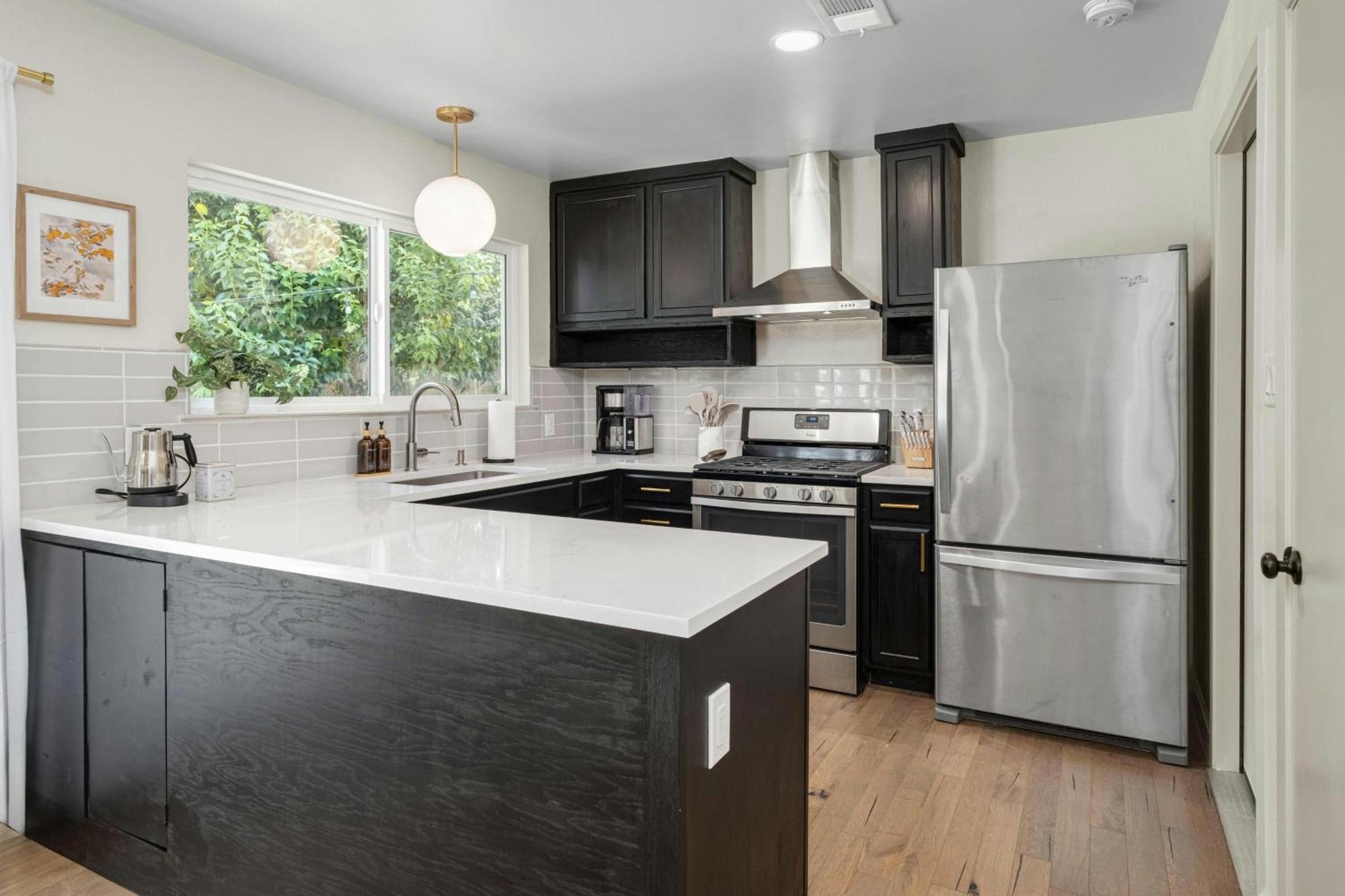 Oasis Zilker, Downtown, Pool, 3 Bedroom Holiday home
