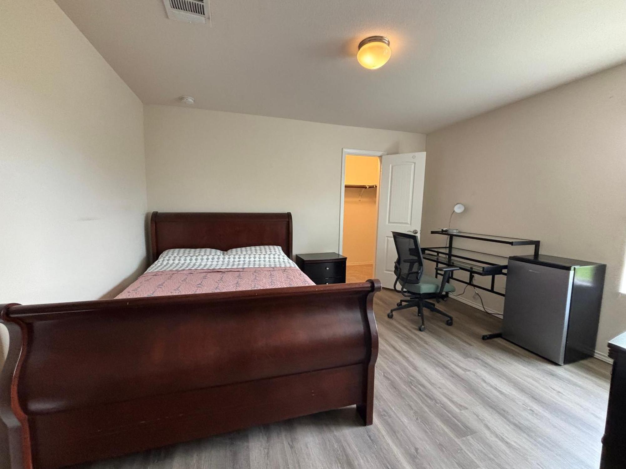 Queen Bed With Bath 20 Mins To Tesla Homestay Austin