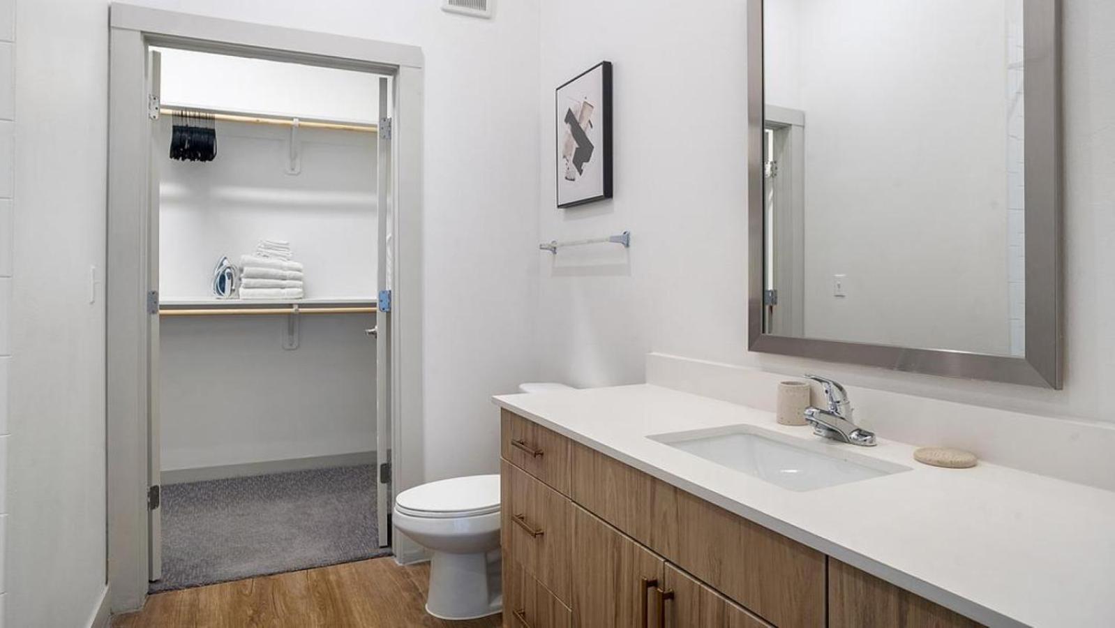Landing At The Haywood - 1 Bedroom In Slaughter Creek Apartment *
