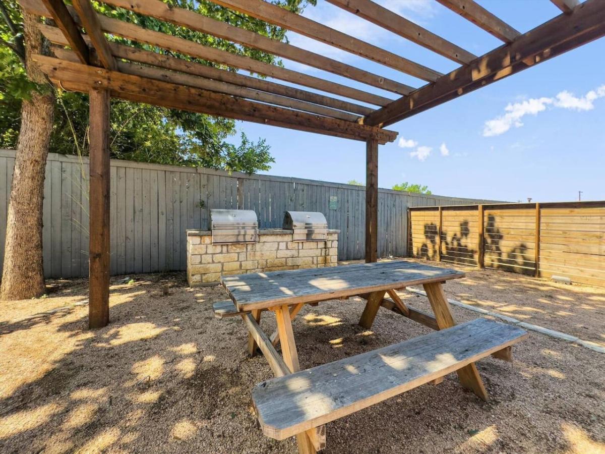 Mins 2 Dwntown - Private - Nestled Pad Austin