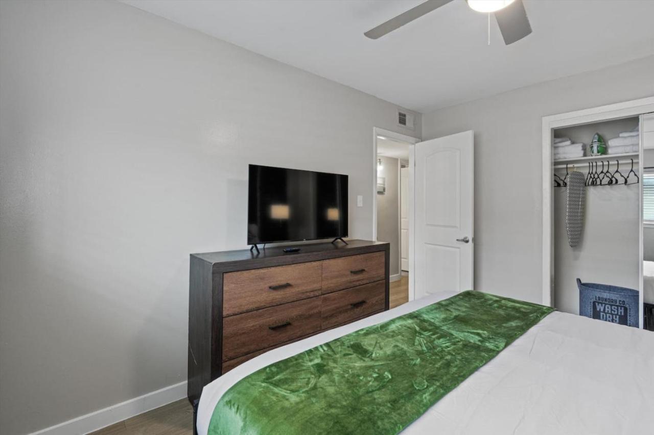 Mins 2 Dwntown - Private - Nestled Pad * Austin
