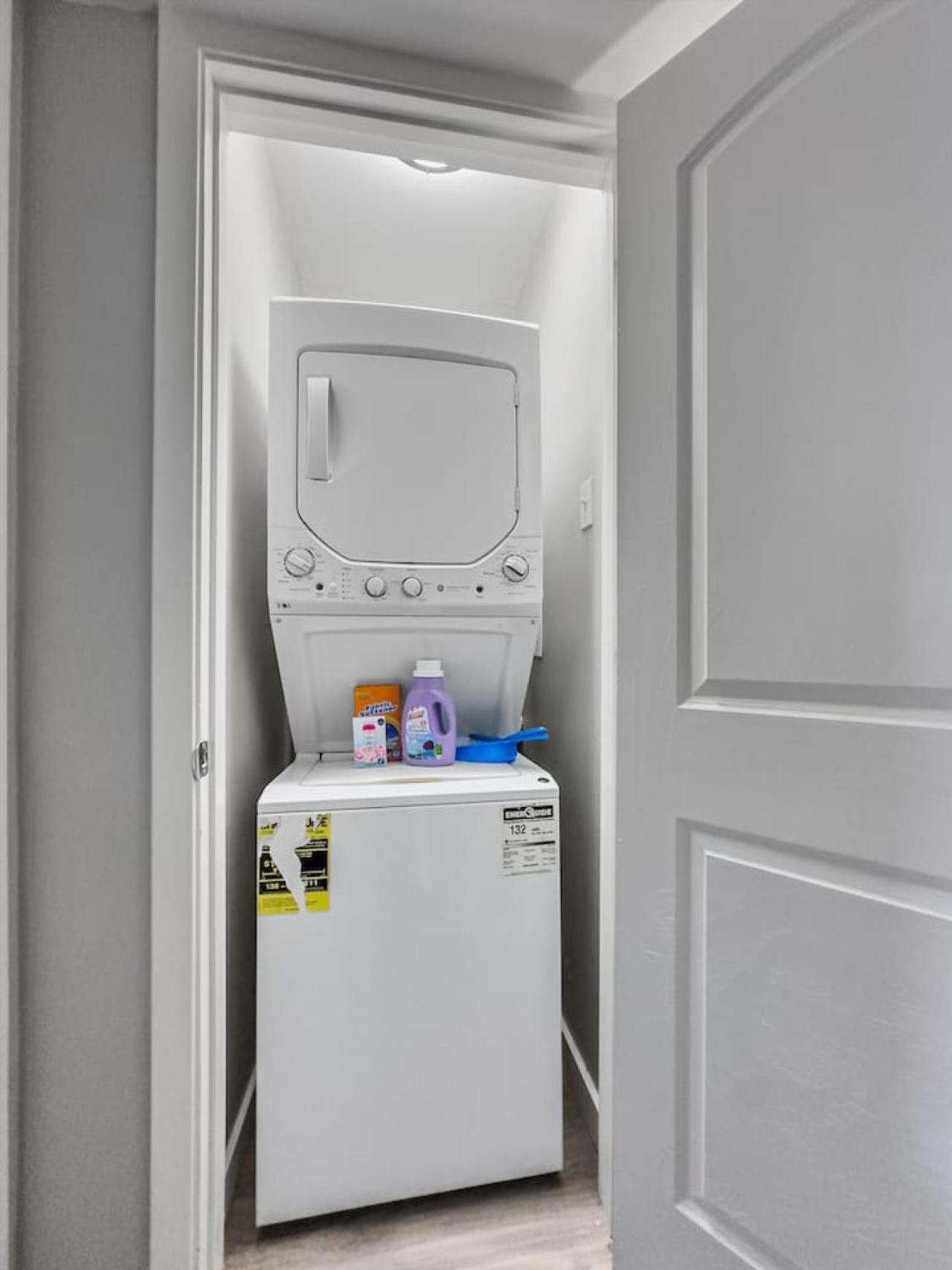 Apartment Mins 2 Dwntown - Private - Nestled Pad Austin