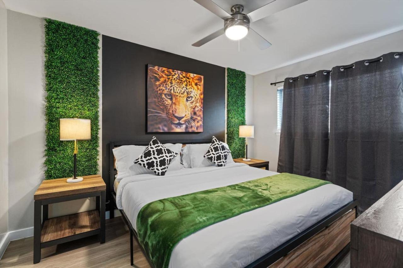 Mins 2 Dwntown - Private - Nestled Pad Apartment *