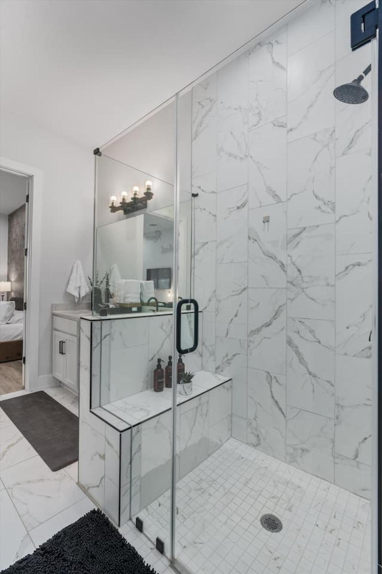Luxurious - Downtown Access - Spacious Austin