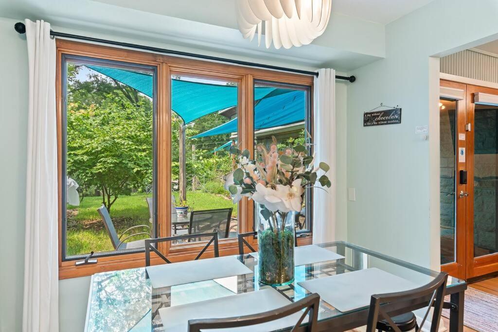 Very Cozy On A Creek - Sleeps 8 Holiday home *
