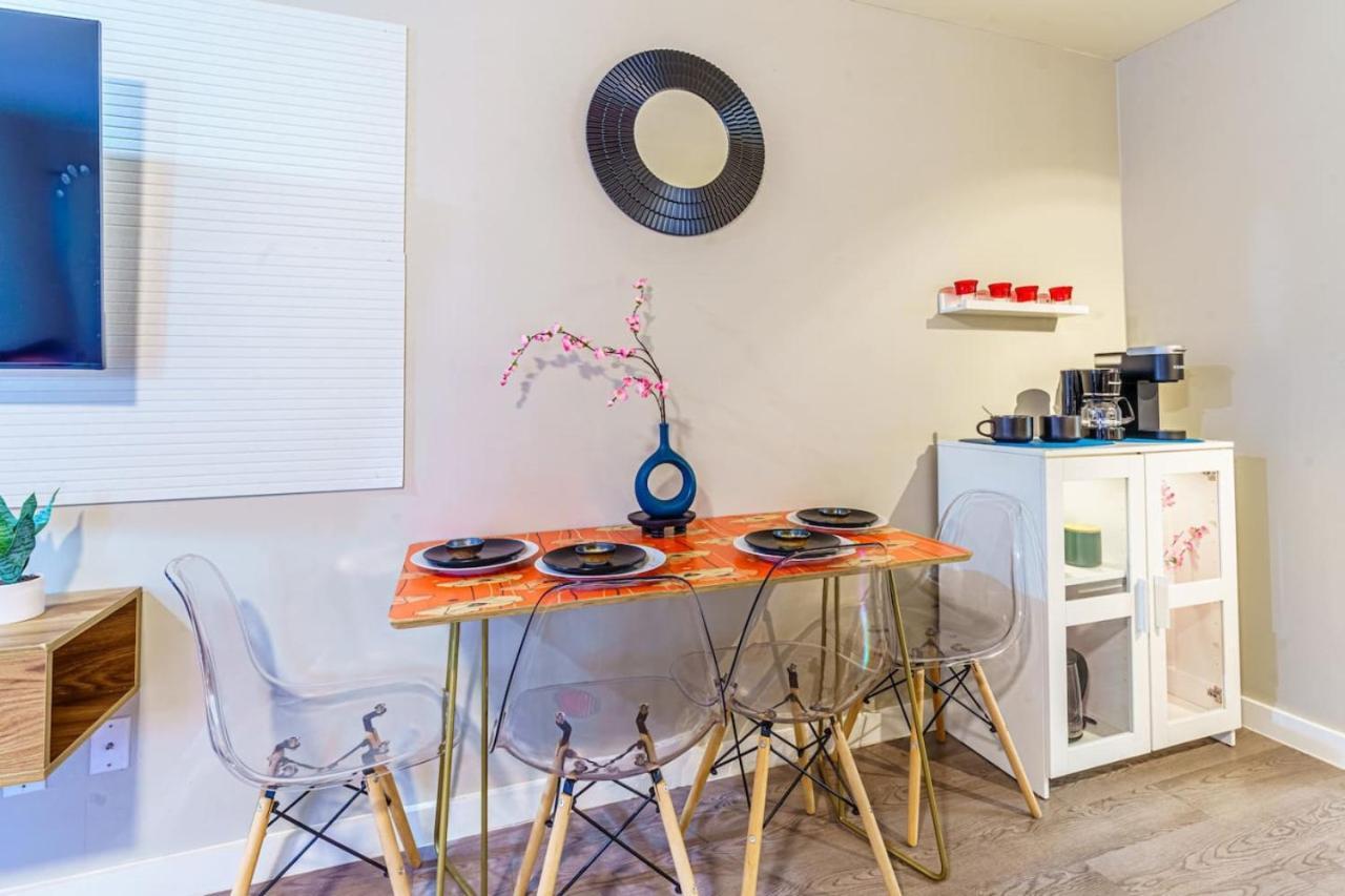 Chic Deluxe Studio-pet Friendly-10 Min To Dt Apartment Austin