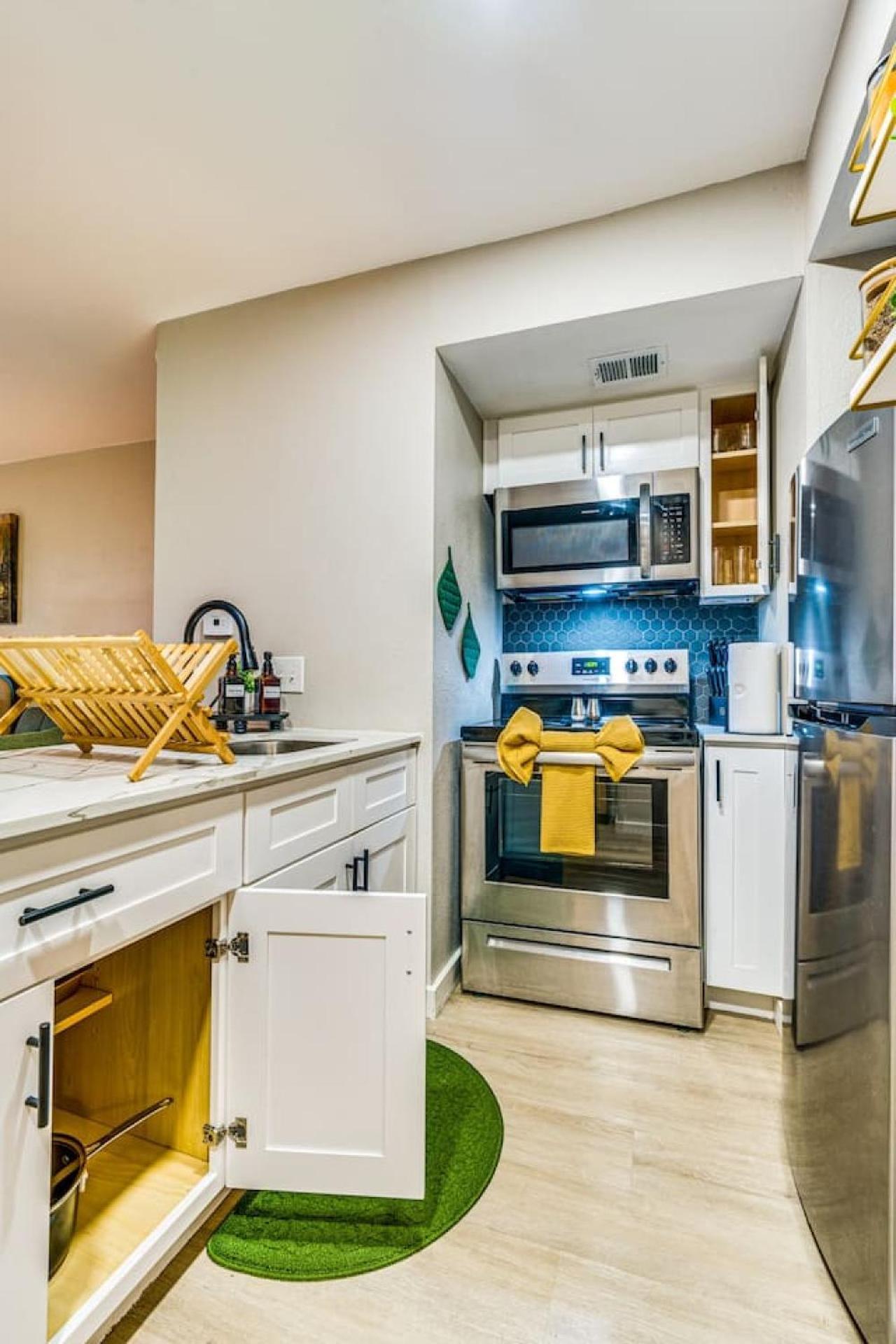 Exquisite Pet-friendly 10mins From Downtown