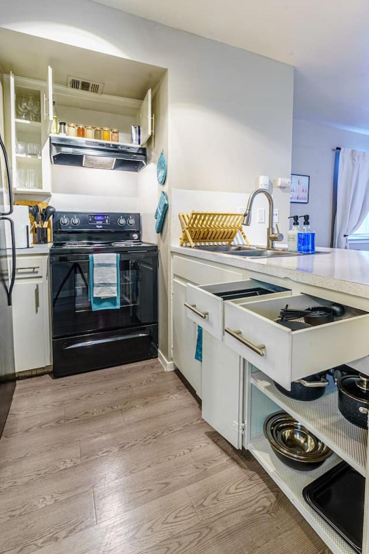 Chic Deluxe Studio-pet Friendly-10 Min To Dt