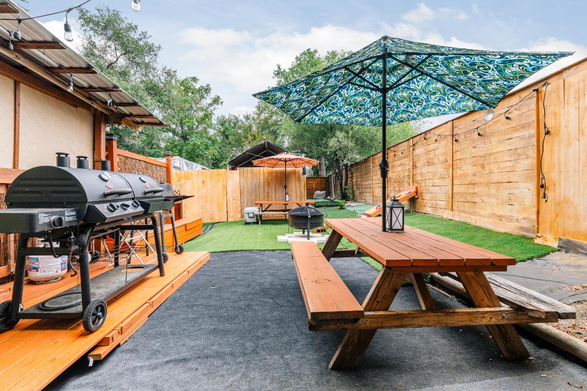 Holiday home Charming With Patios Fireplace And Bbq Area *
