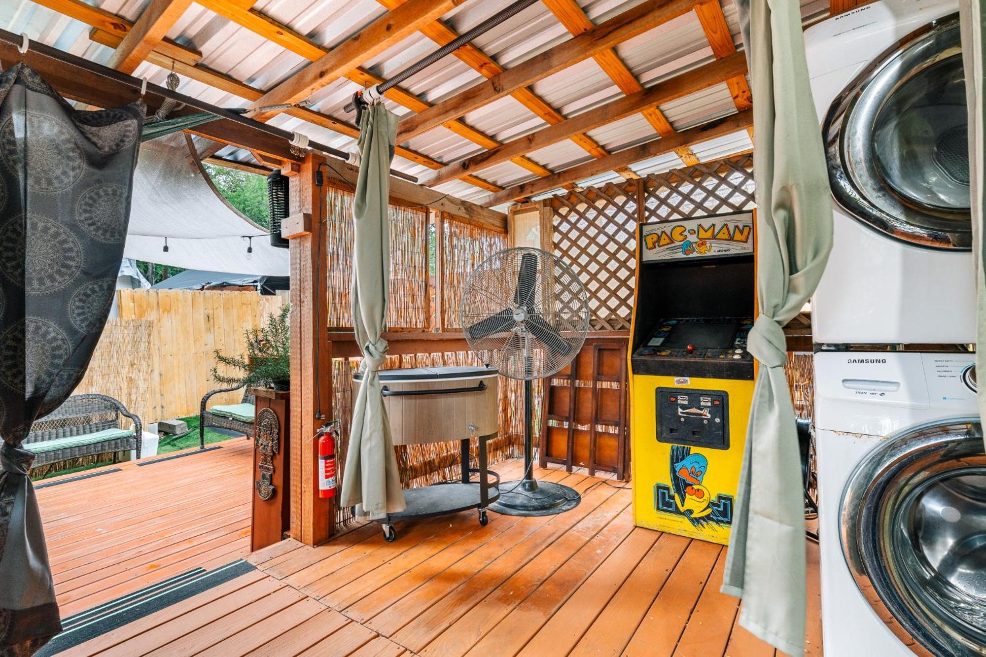 Charming With Patios Fireplace And Bbq Area Holiday home Austin